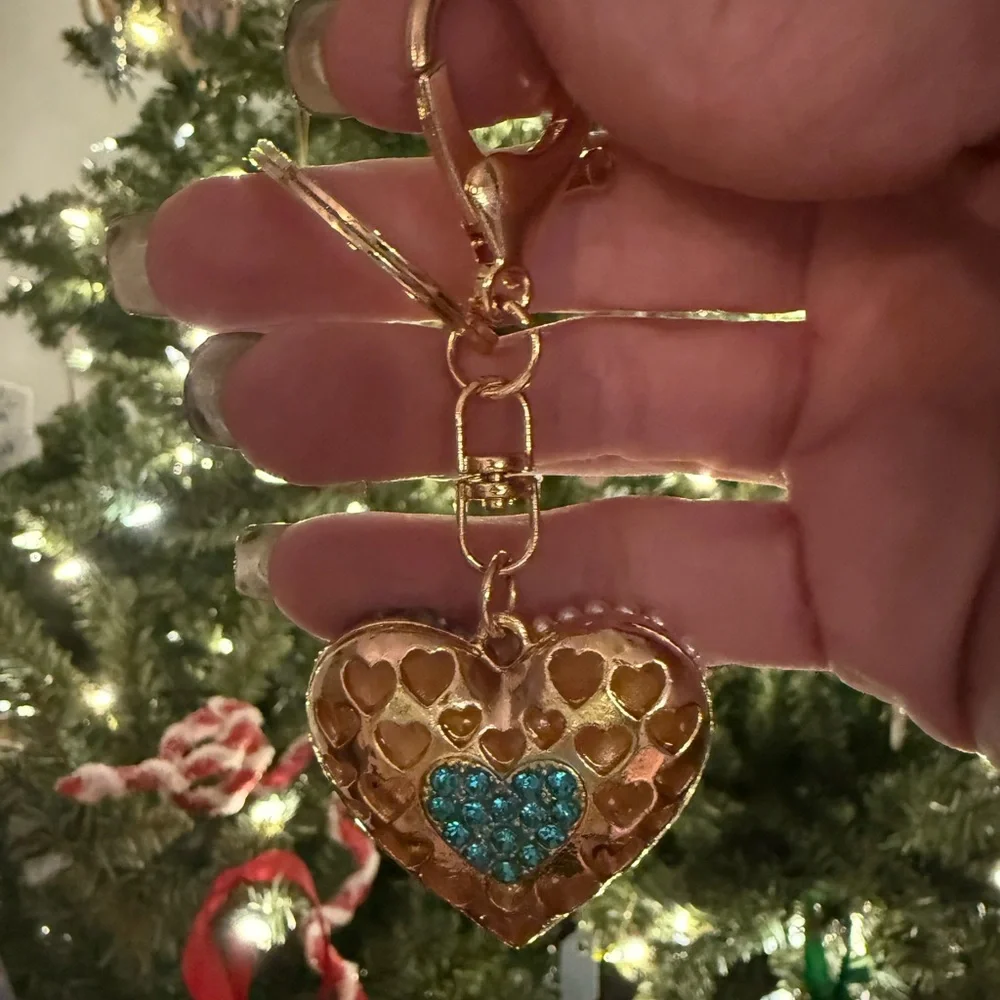 Beaded and rhinestone heart bag charm - Picture 3 of 3